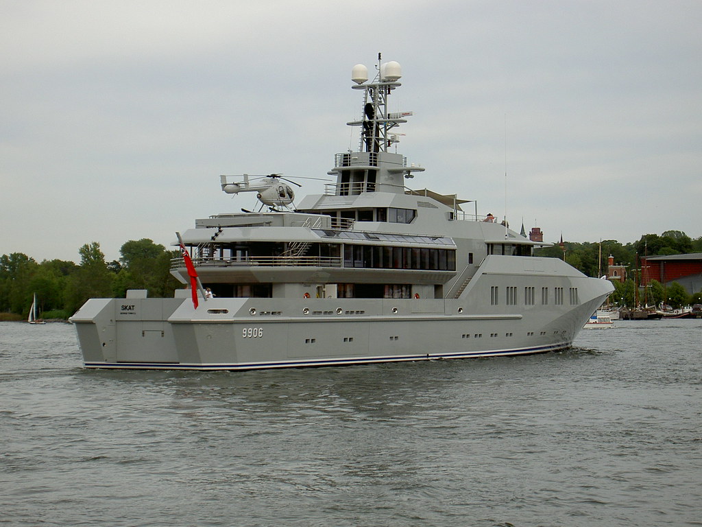 yacht lurssen 9906