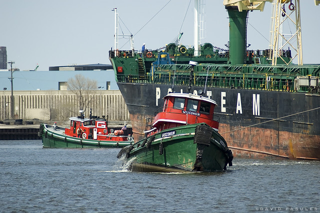 Tug Wisconsin, Port of Milwaukee | Two tugboats from the Gre… | Flickr