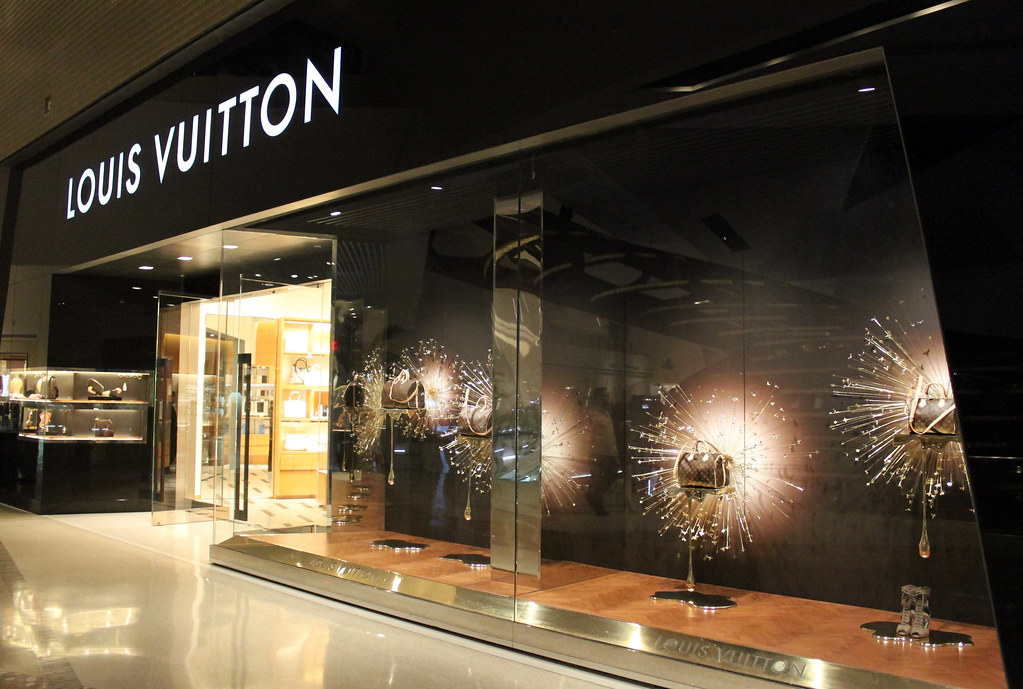LVLVNV - Louis Vuitton Las Vegas NV - CityCenter | the louis… | Flickr