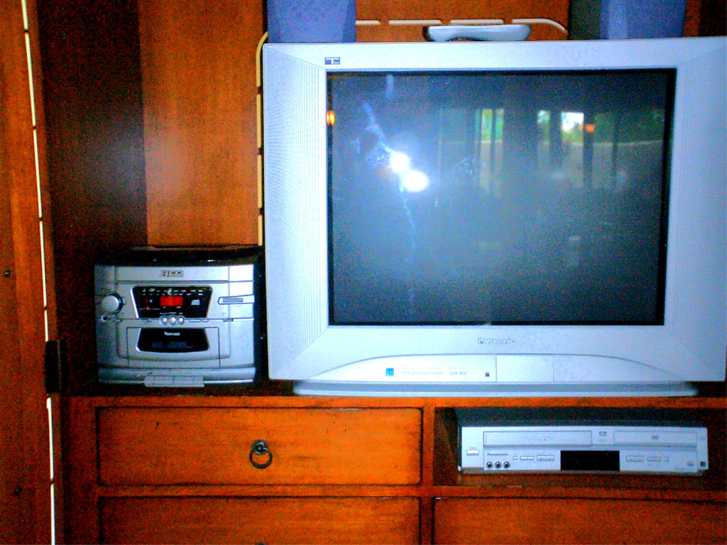 Electronics - LR Panasonic TV-DVD/VCR-Stereo | 24 inch Panas… | Flickr