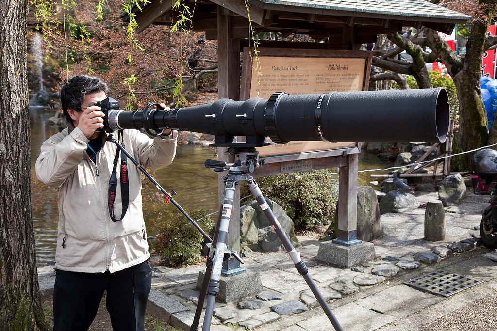 world-s-biggest-lens-he-was-just-taking-pictures-of-a-che-flickr