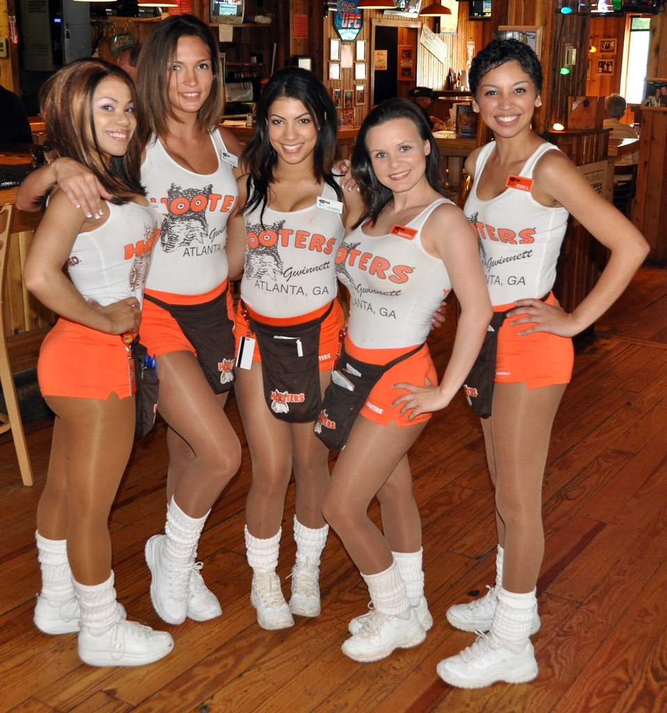 Hooter Girls from Atlanta Five of the Hooter Gi… Flickr