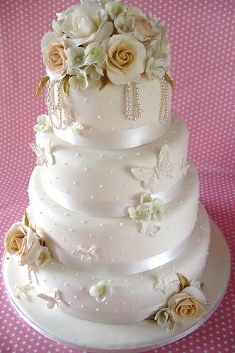 Nice white dress for wedding cakes