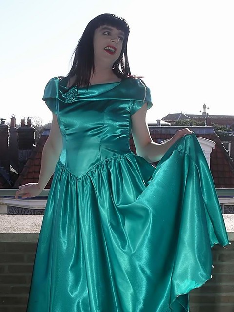 Long satin skirt | I love to wear long skirts, especially wh… | Flickr