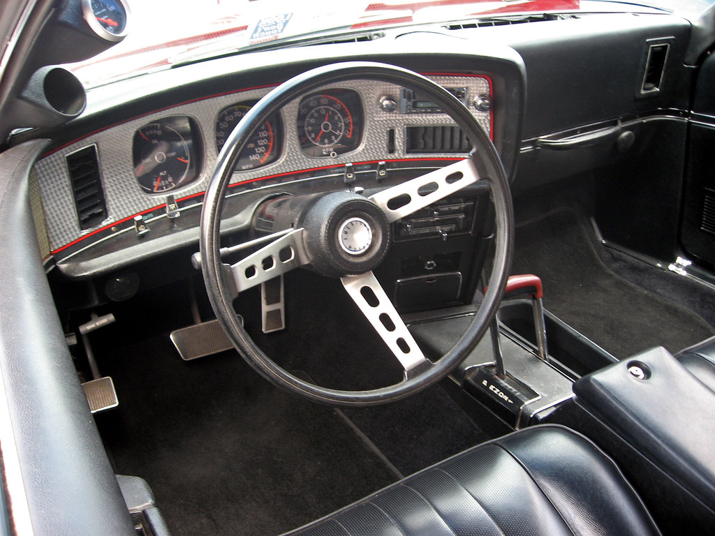 1973 AMC Javelin AMX 360 interior | Dash has nicely styled m… | Flickr
