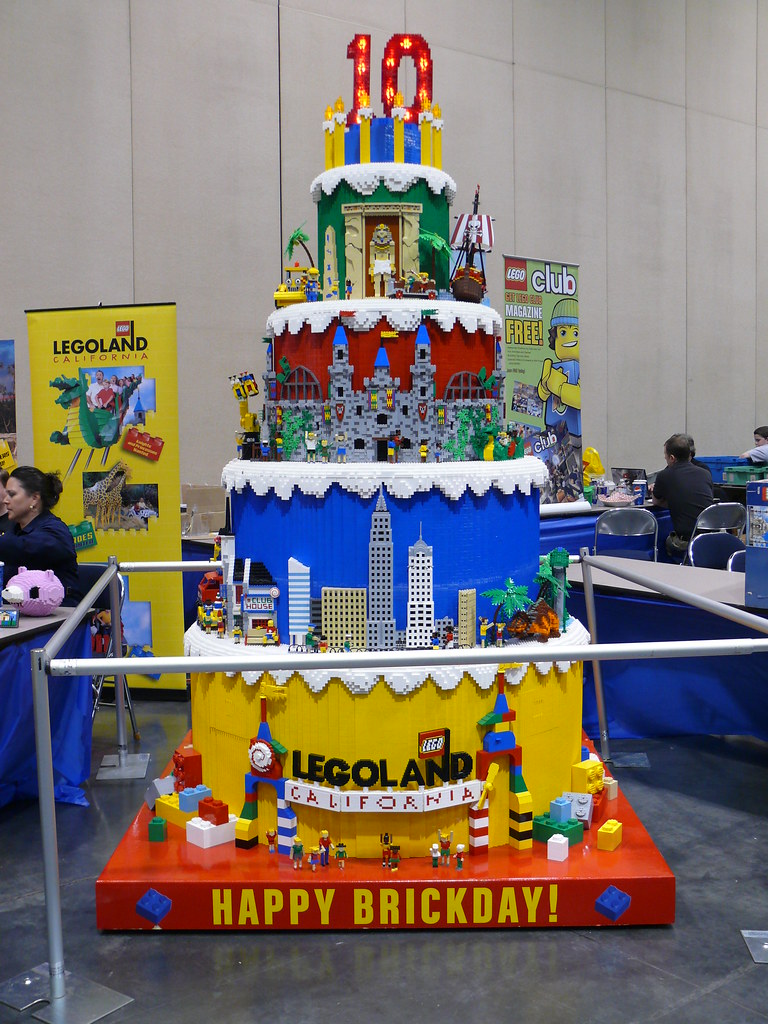 LEGOLAND Birthday Cake 2 | The "Happy Brickday!" birthday ...