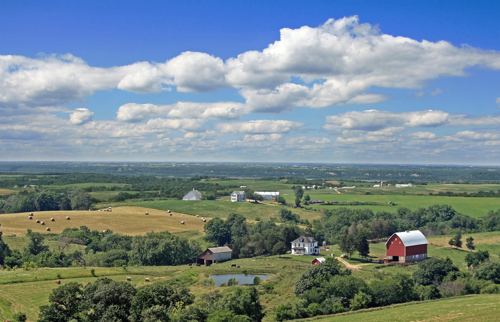 Iowa farms | Farms dot the rolling countryside of northeast … | Flickr