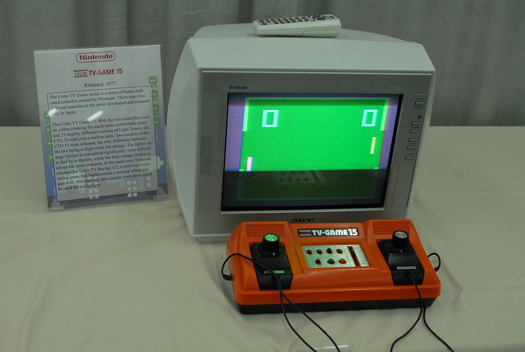 Color TV-Game 6 - É primeiro Videogame lançado pela Nintendo com a Mitsubishi 4048970210_744659982b_b