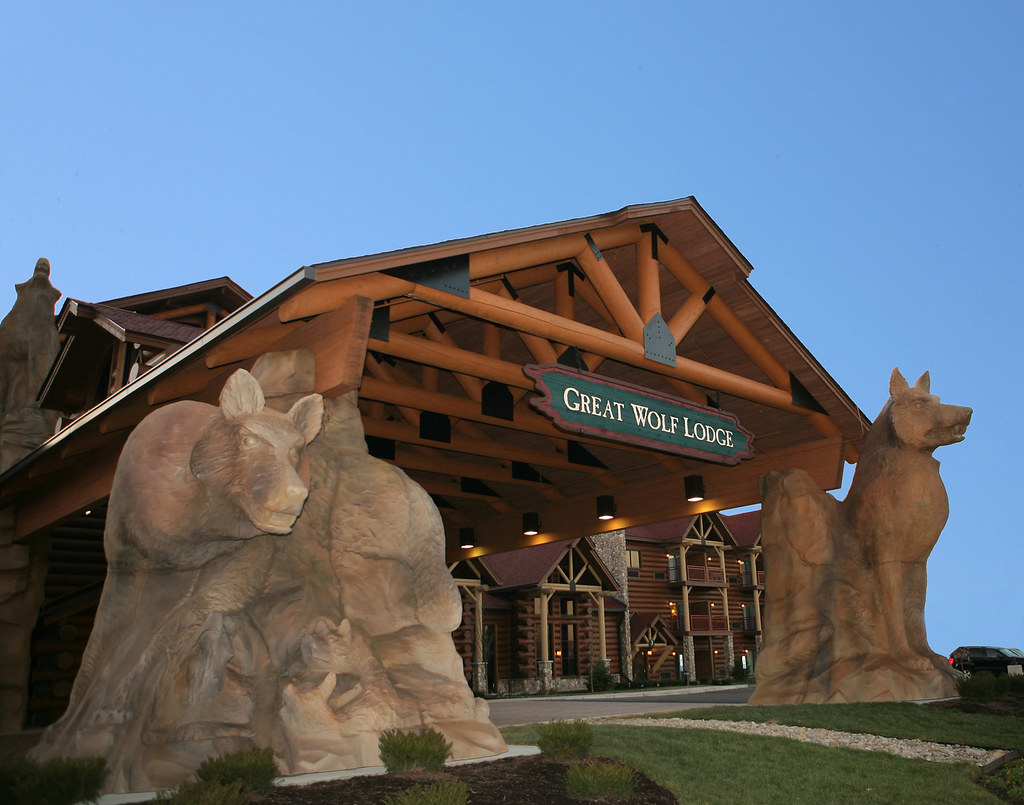 Great Wolf Lodge - Ohio Indoor Water Park | The exterior of … | Flickr