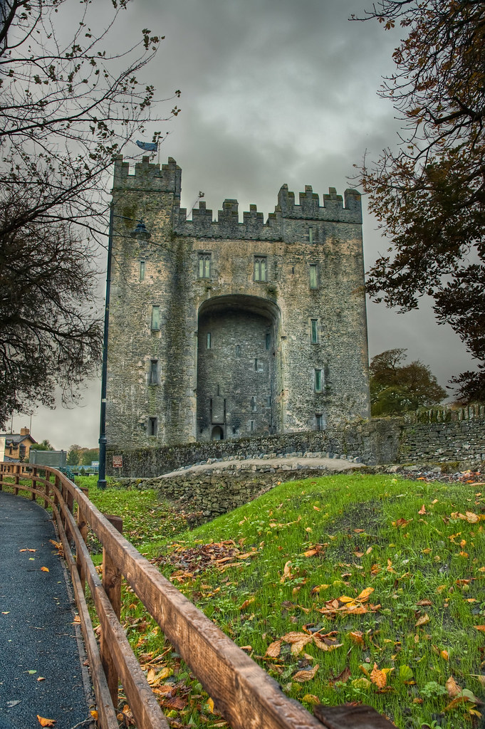 Bunratty Castle | This is Bunratty Castle near Shannon ...