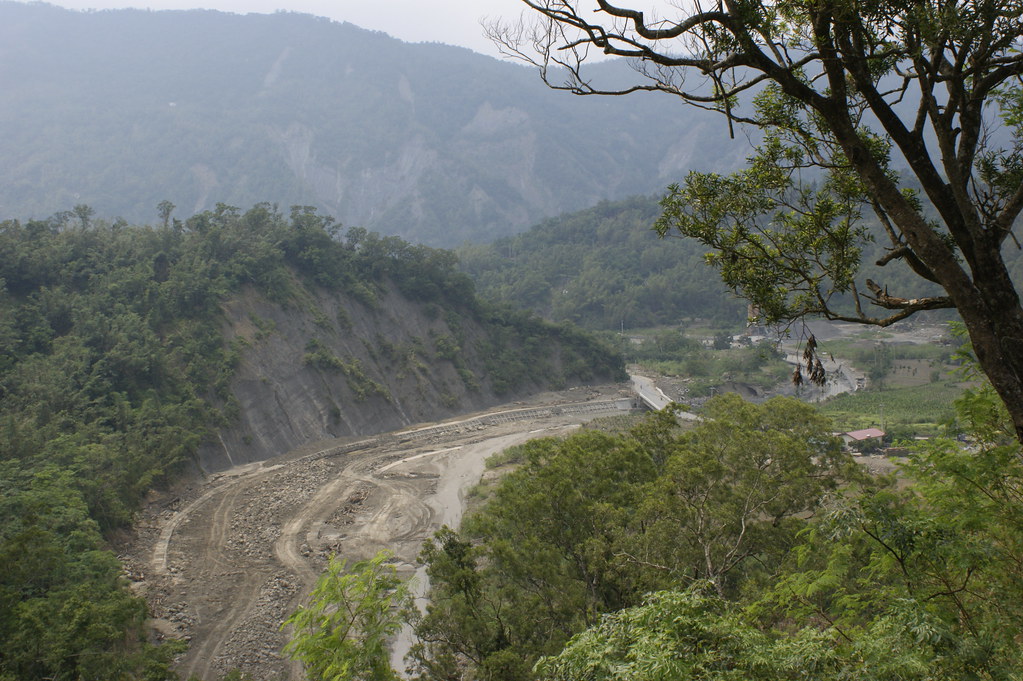 莫拉克風災後的旗山溪。照片來源：苦勞網。（CC BY-NC-ND 2.0）