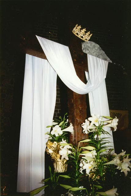 Easter Sunday | Cross draped with white cloth, crown, and Ea… | Flickr