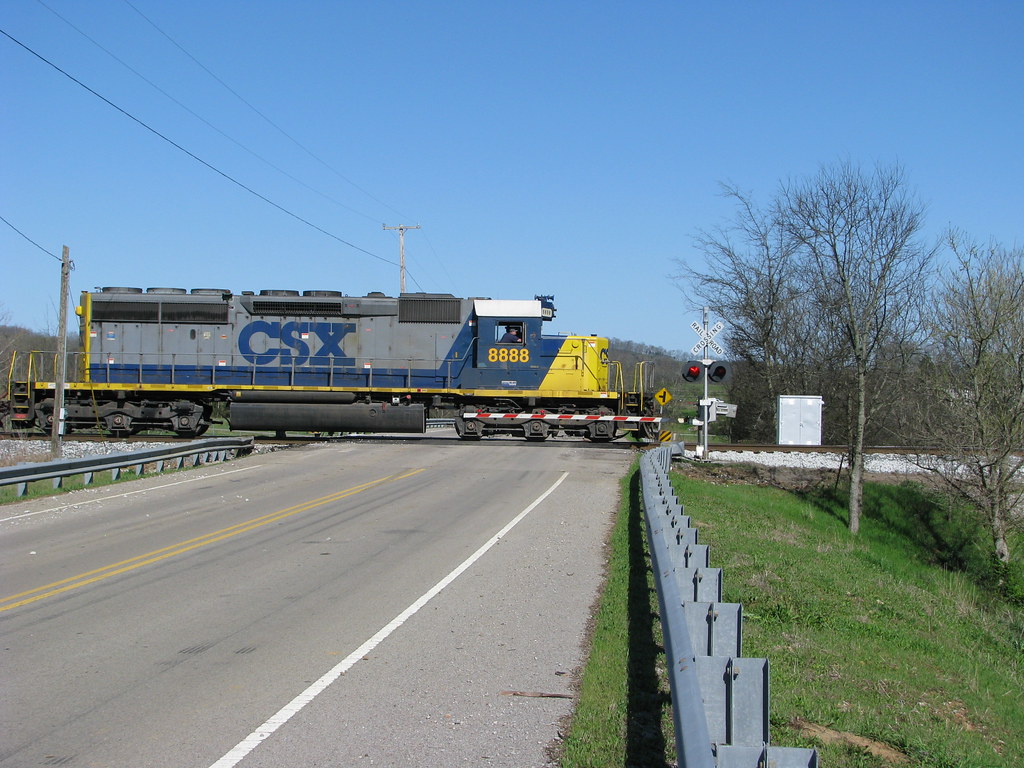 CSX 8888 | Crossing TN highway 129. | Christopher Bodkin | Flickr