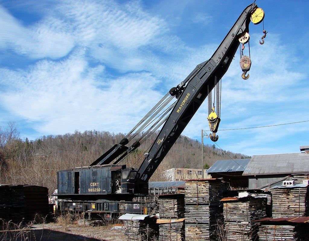 CSX 250 ton railroad crane "Waycross" was located at Spruc
