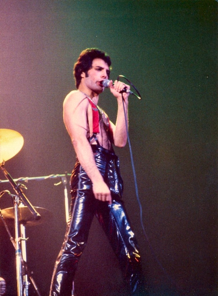 Freddie Mercury - December 4, 1978 - Maple Leaf Gardens - … | Flickr