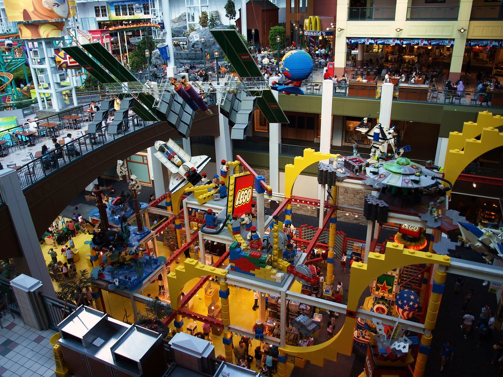 lego store at woodfield mall