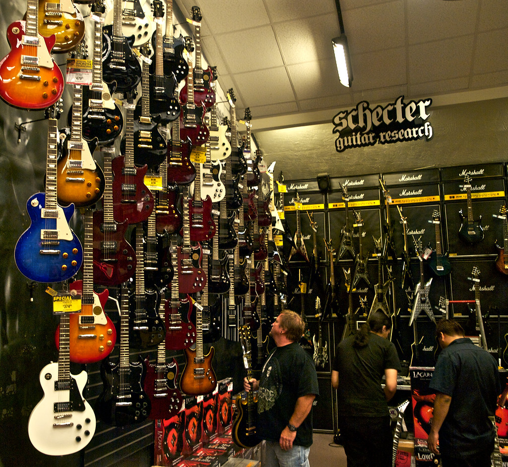 189-guitar-center-hollywood-interestingly-i-took-this-pho-flickr