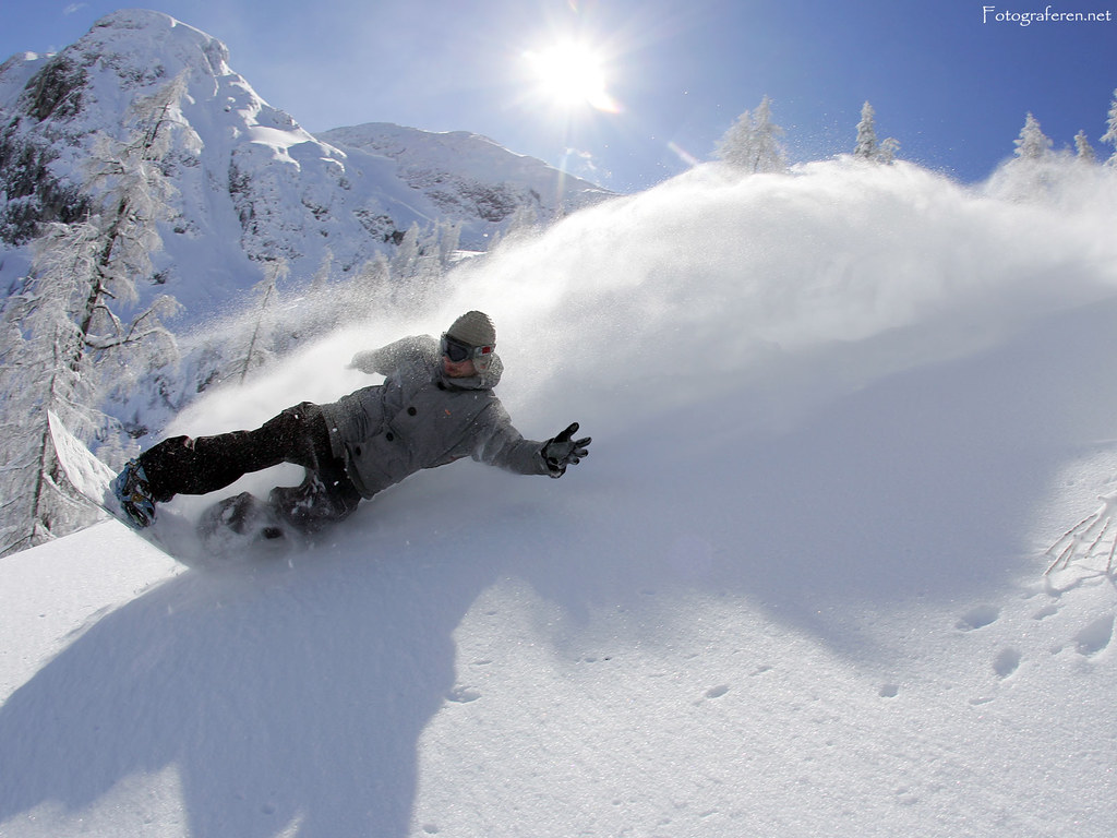 Maciek Swiatkovski Snowboarding In Deep Powder Nassfeld Flickr within How To Snowboard Deep Powder