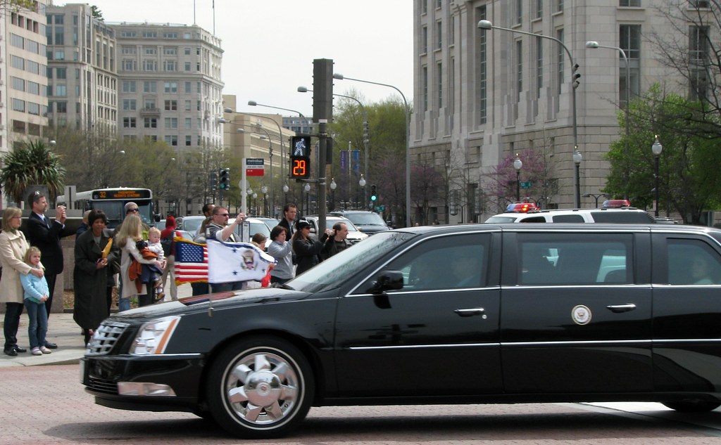 Prez. & VP Motorcade, April '09 -- 4 | The Vice-President's … | Flickr