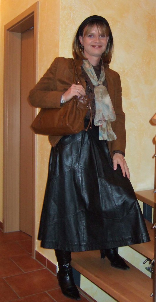 Mature Leather Skirt 110
