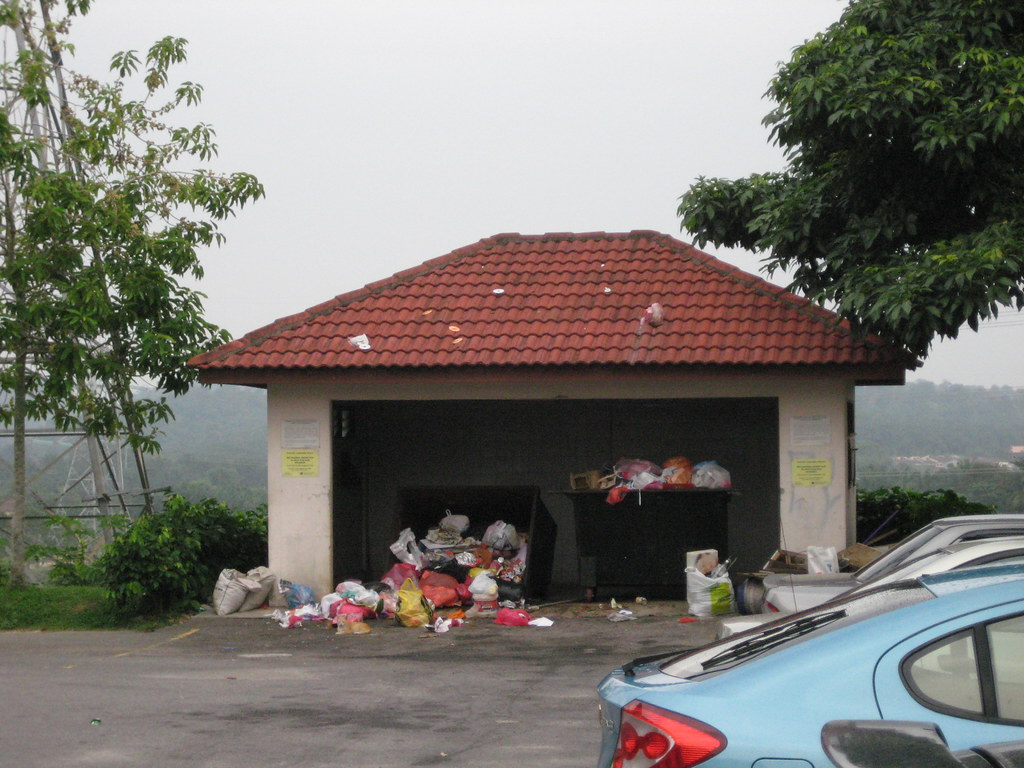 Rumah Sampah Seri Mawar | pangsapuriserimawar | Flickr