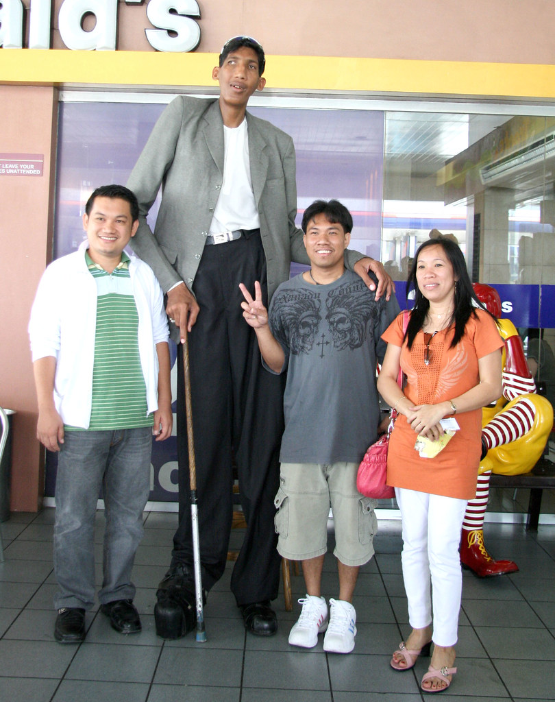 Рост 1800. Высокий человек. Самый высокий человек. Самый высокий человек в Азии. Самый высокий человек в мире рост 2022.