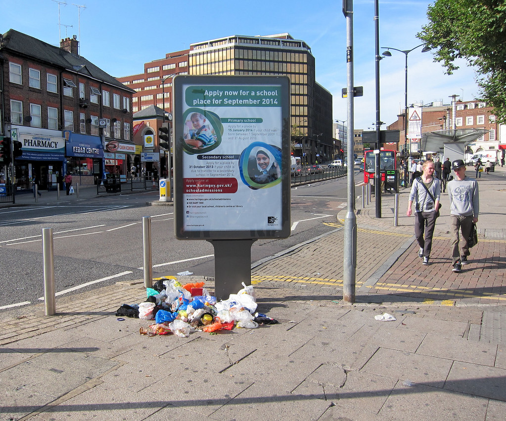 Apply Now 27 September 2013. Haringey information sign "fr… Flickr