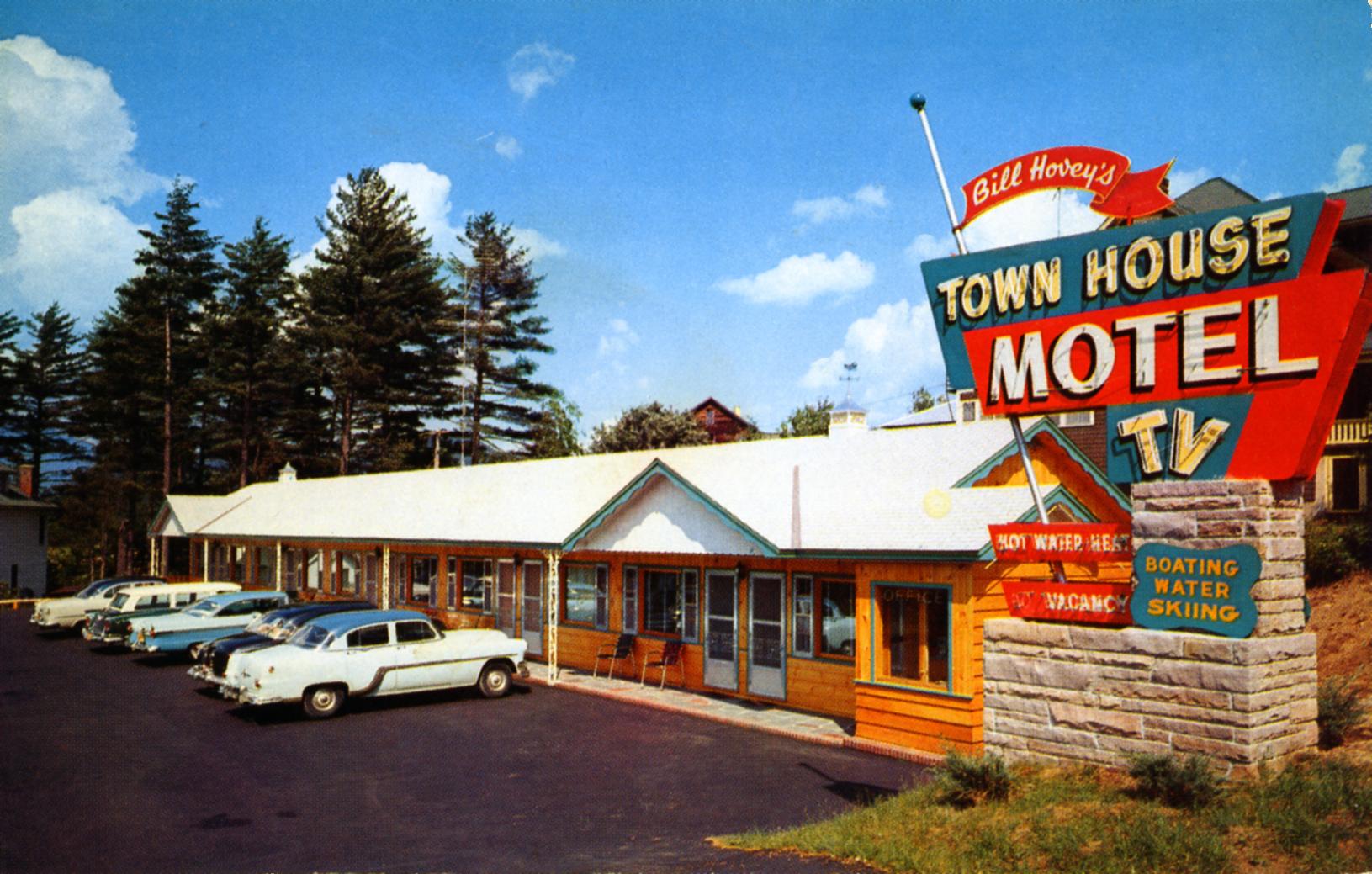 Bill Hovey's Town House Motel - 2267 Saranac Avenue, Lake Placid, New York U.S.A. - 1950s
