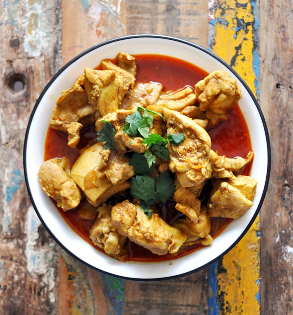 Speedy Chicken Curry (ft. A1 Instant Curry Sauce - Meat) | www.fussfreecooking.com