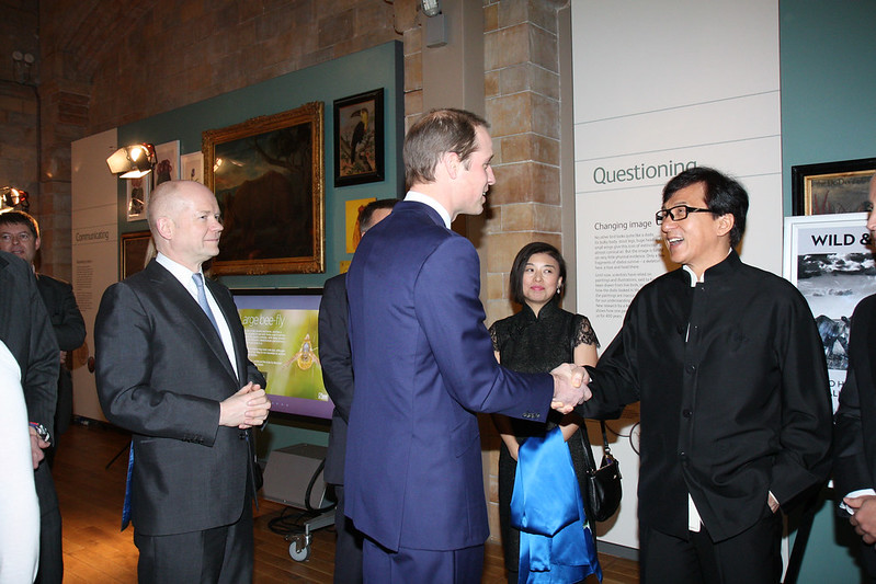 中國影星成龍也到場參與，與威廉王子會晤。（圖：Foreign and Commonwealth Office）