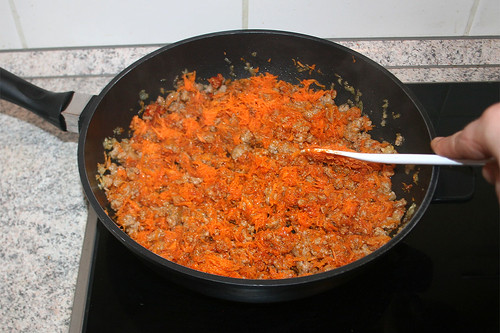 24 - Möhren anbraten / Fry carrots