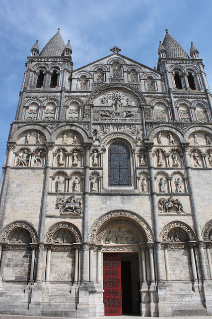 20150703_7303-Angouleme-cathedral-facade_resize