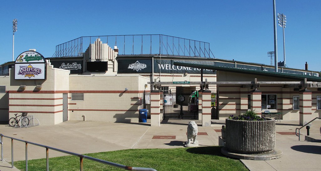 Ashford University Field, Clinton (Iowa), 24 May 2013 | Flickr