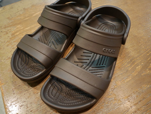 crocs classic sandal