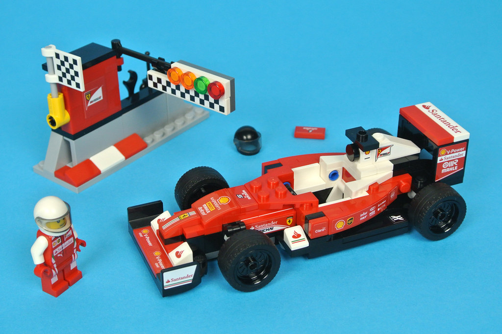 LEGO 75879 Scuderia Ferrari review | Brickset