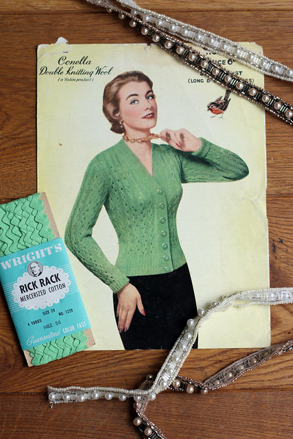 Vintage Knitting Pattern & Sewing Notions