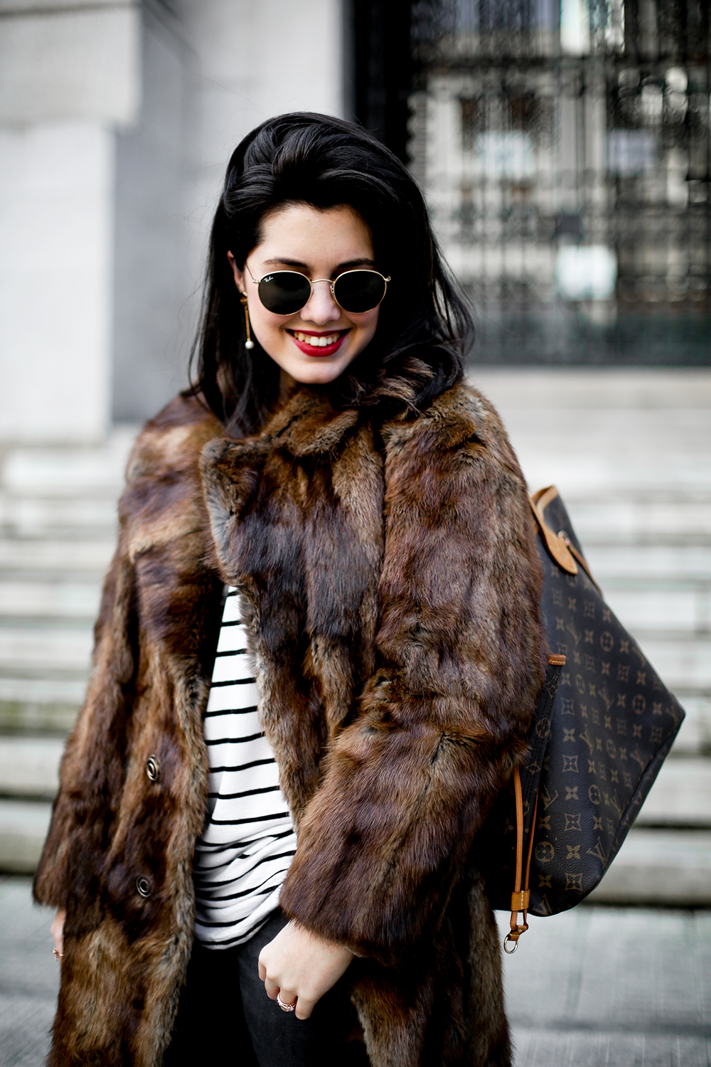 vintage-fur-coat-saucony-sneakers-look-myblueberrynightsblog6