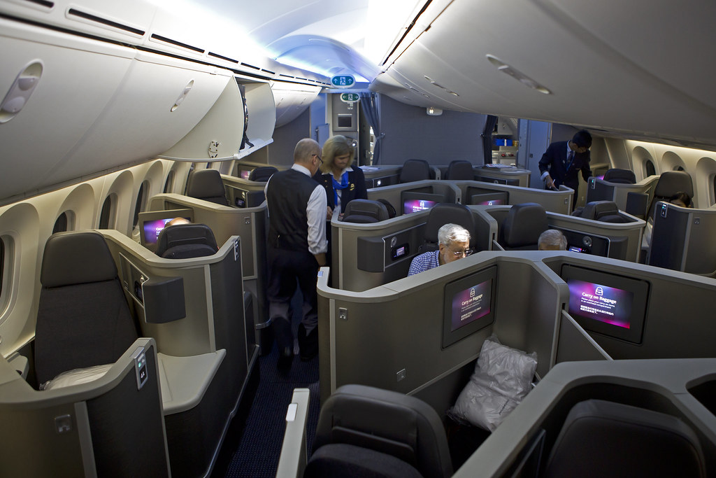 Boeing 787-800 American Airlines Business Class cabin | Flickr