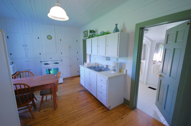 Full kitchen with plenty of storage space and equipped for your weekend or week long stay at Cabin 2 Chippokes State Park, Va