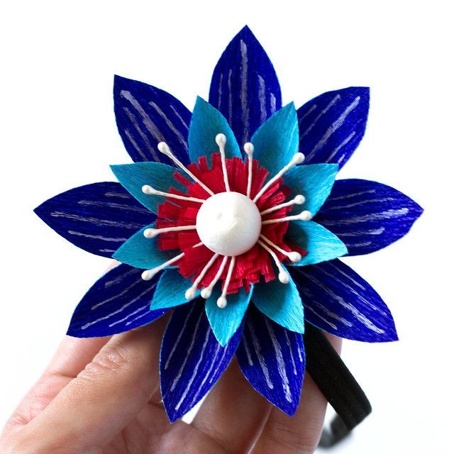 DIY 4th of July Paper Flower Headband | click through for the tutorial!