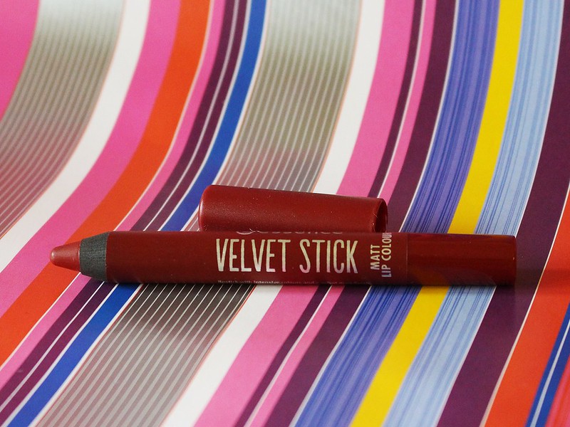 Essence Velvet Stick