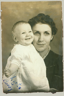 Photobooth Woman and Child