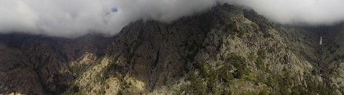 Sommet du Monte Saltare : Grande Barrière sous les nuages entre Combe Rouge et ravin du Saltare