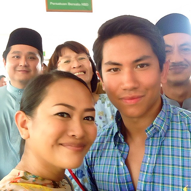 ... A selfie with Prince Mateen, and spectacularly photobombed by Captain Saiful, Joan and Johar - 14828693807_df88f445c4_z