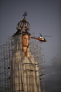 Crato-CE: Com presença do governador Cid Gomes, estátua de Nossa Senhora de Fátima foi coroada