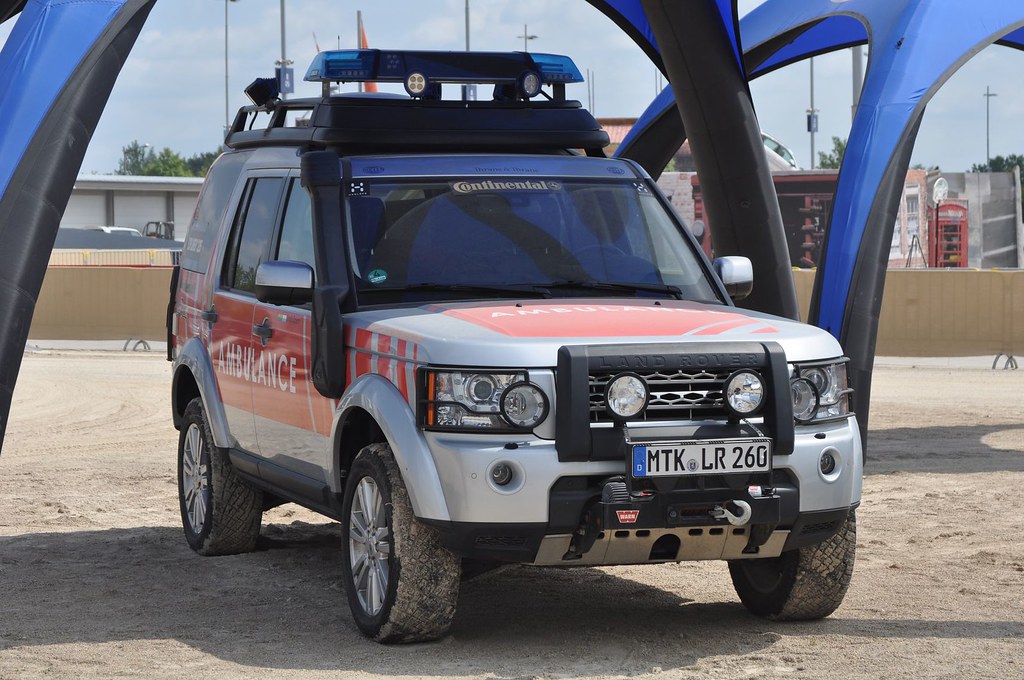 Land Rover Discovery 4 Ambulance OFFROAD Parcours AMI