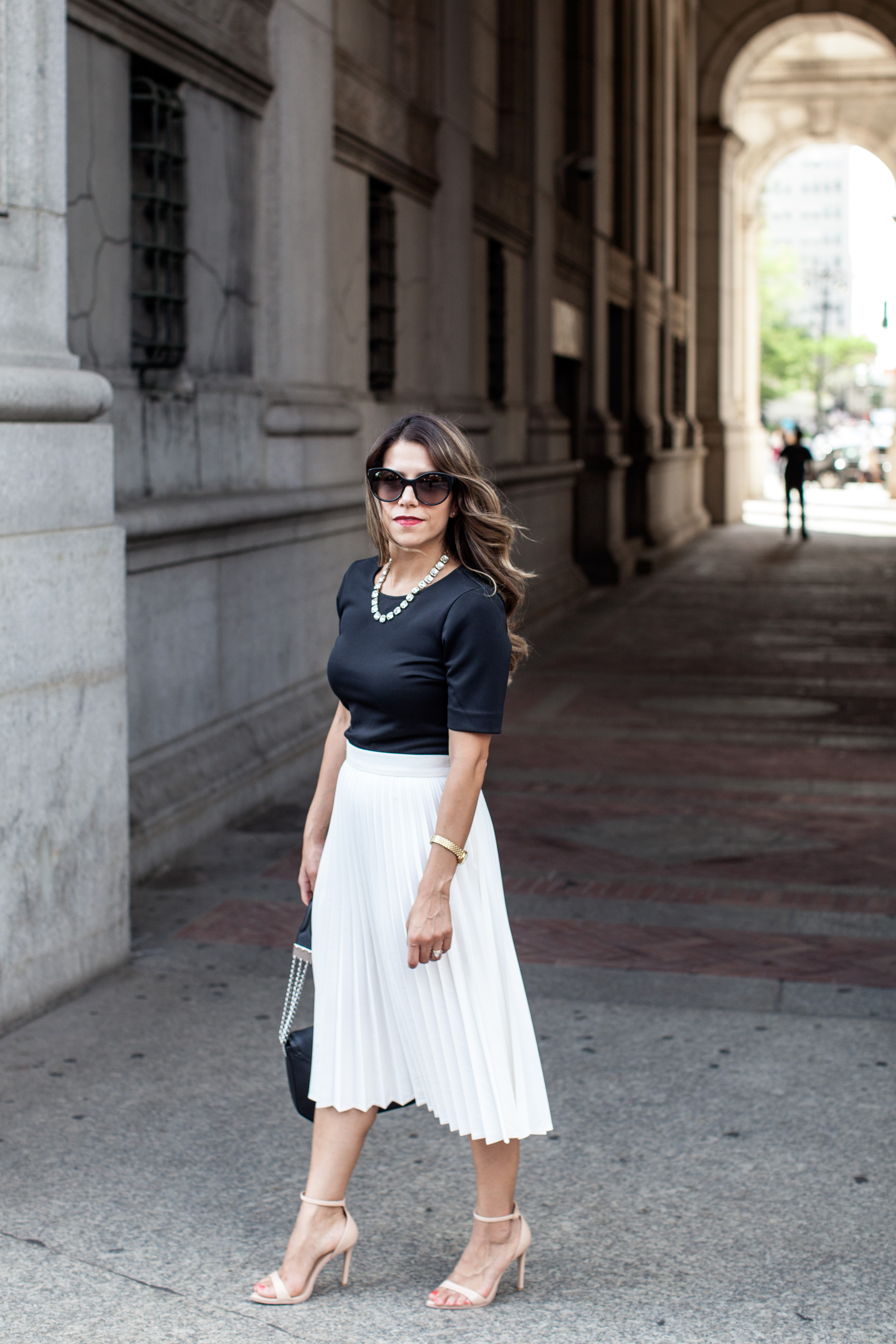 black and white pleated skirt outfit