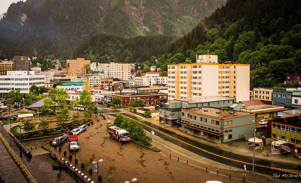 2014-juneau-alaska-cruise-city-centre-downtown-junea-flickr