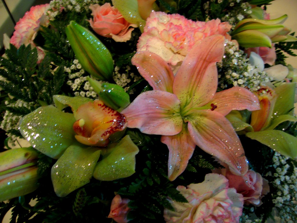 Glittering Flower Bouquet | This flower arrangement glittere\u2026 | Flickr