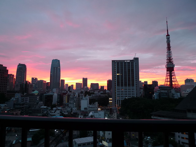 神谷町方面の朝の空。2010年9月8日
